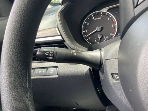 Used 2025 Nissan Altima 2.5 SV FWD image 28