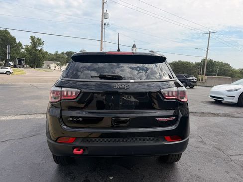 Used 2018 Jeep Compass Trailhawk w/ Leather Interior Group AWD/4WD image 4