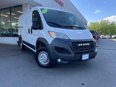 Used 2025 RAM ProMaster 2500 w/ Convenience Group FWD image 3