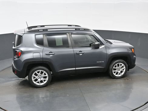 Used 2022 Jeep Renegade Latitude AWD/4WD image 36