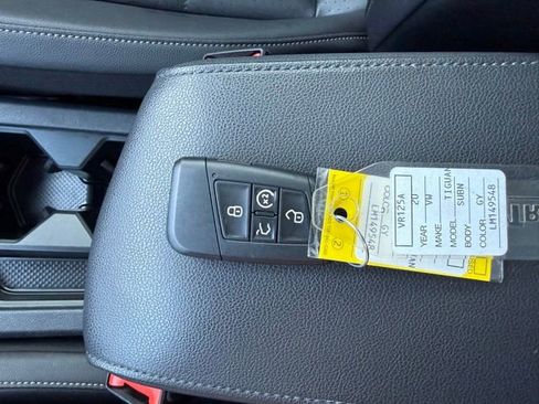 Certified 2020 Volkswagen Tiguan SEL image 37