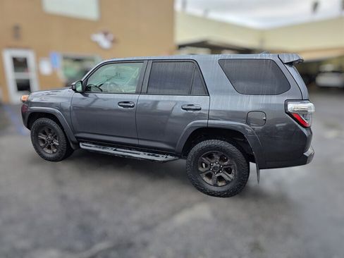Used 2016 Toyota 4Runner SR5 image 8