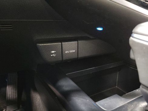 Used 2018 Toyota Camry XSE FWD image 19