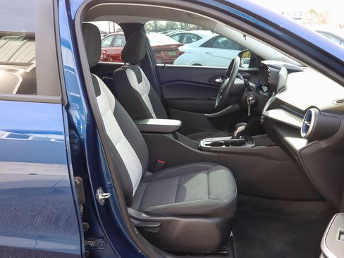 Used 2024 Chevrolet Trax LS image 22