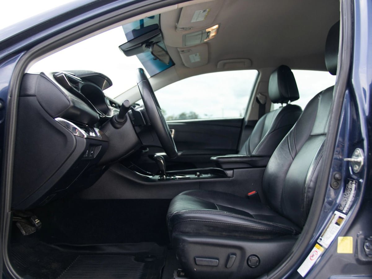Used 2017 Toyota Avalon XLE w/ Carpet Mat Package FWD image 19