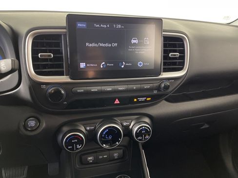 Certified 2025 Hyundai Venue SEL FWD image 22