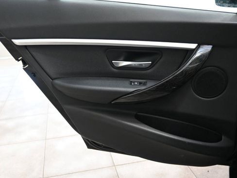 Used 2018 BMW 330i xDrive Sedan w/ Convenience Package AWD/4WD image 14