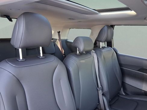 New 2026 Kia Carnival SX FWD image 15