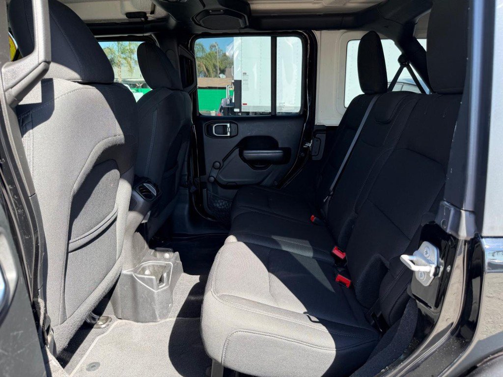 Used 2019 Jeep Wrangler Unlimited Sport AWD/4WD image 39