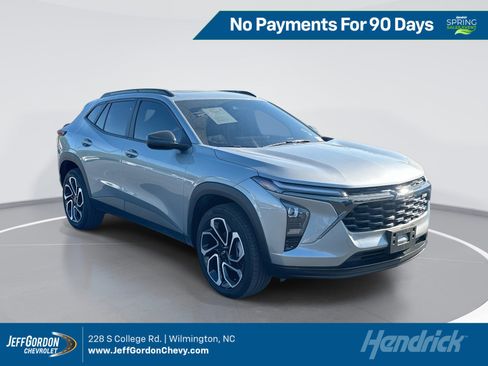 Used 2024 Chevrolet Trax RS w/ Sunroof Package image 1