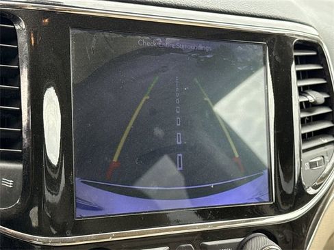 Used 2019 Jeep Grand Cherokee Limited w/ Luxury Group II image 29