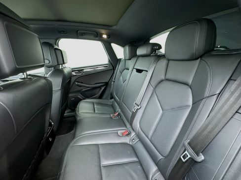 Used 2025 Porsche Macan AWD/4WD image 16