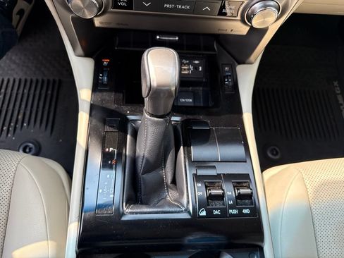 Used 2020 Lexus GX 460 Premium w/ Premium Package AWD/4WD image 23