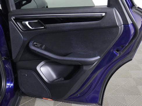 Used 2022 Porsche Macan image 30