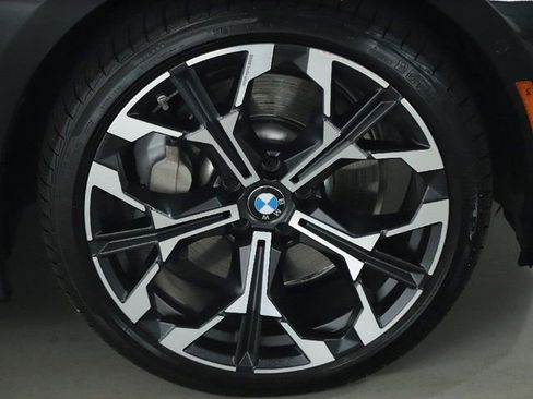 Used 2025 BMW 330i xDrive Sedan AWD/4WD image 12