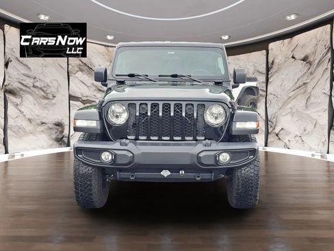 Used 2022 Jeep Gladiator Sport AWD/4WD image 2