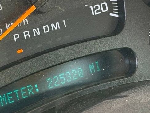 Used 2006 GMC Sierra 3500 SLT w/ Heavy-Duty Power Package AWD/4WD image 2