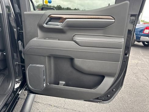 Used 2025 GMC Sierra 1500 Elevation RWD image 17