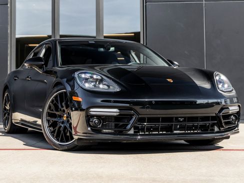 Certified 2023 Porsche Panamera GTS image 6