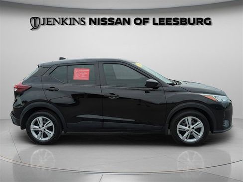 Certified 2021 Nissan Kicks S image 7