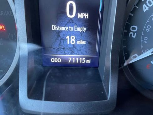 Used 2022 Toyota Tacoma TRD Sport image 25