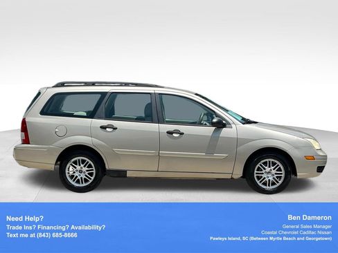 Used 2006 Ford Focus ZXW Wagon FWD image 4