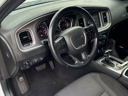 Used 2022 Dodge Charger SXT image 8