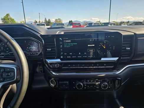 Used 2024 Chevrolet Silverado 1500 LT Trail Boss w/ LT Trail Boss Premium Package AWD/4WD image 29