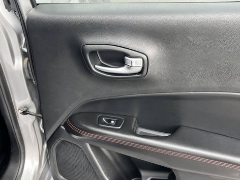 Used 2019 Jeep Compass Trailhawk AWD/4WD image 22