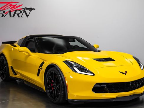 Used 2019 Chevrolet Corvette Grand Sport w/ Carbon Flash Badge Package RWD image 7