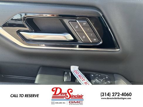 New 2026 GMC Yukon XL Denali w/ Denali Reserve Package AWD/4WD image 13