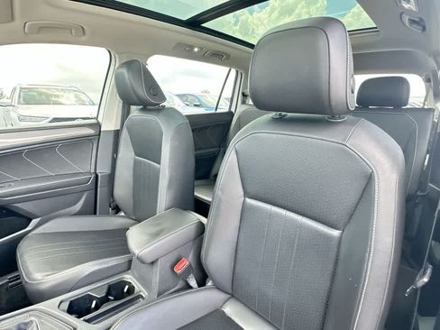 Used 2022 Volkswagen Tiguan SE FWD image 14
