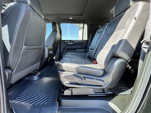 Used 2023 GMC Yukon XL SLT AWD/4WD image 68