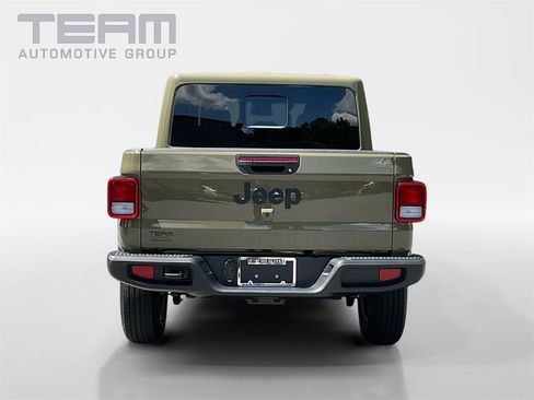 New 2025 Jeep Gladiator Sport image 6