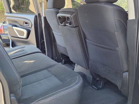 Used 2017 Nissan Titan SV image 16