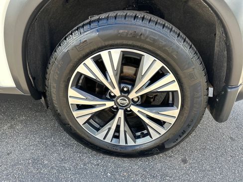 Used 2021 Nissan Rogue SV AWD/4WD image 12