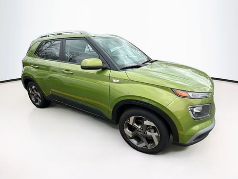 Used 2024 Hyundai Venue SEL FWD image 6