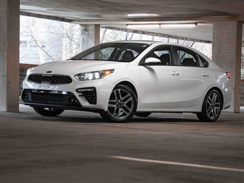 Used 2021 Kia Forte EX image 1
