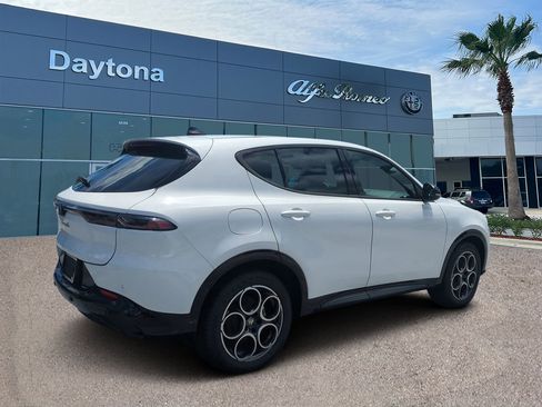 New 2025 Alfa Romeo Tonale image 3