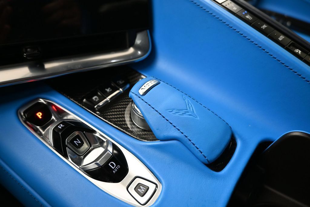 Used 2022 Chevrolet Corvette Stingray Premium Conv w/ Z51 Performance Package RWD image 11