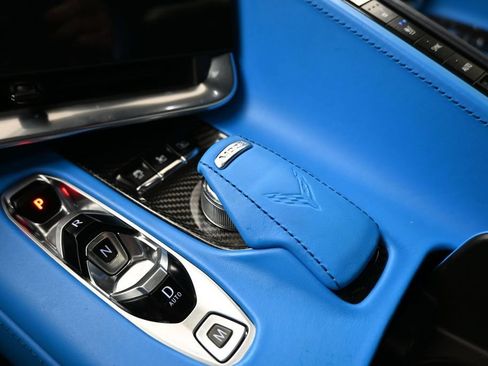 Used 2022 Chevrolet Corvette Stingray Premium Conv w/ Z51 Performance Package RWD image 11