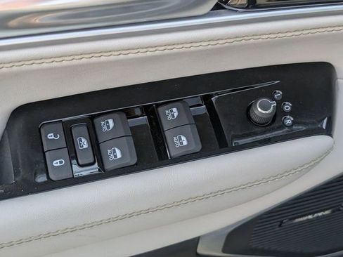 New 2026 Jeep Grand Wagoneer 2WD image 11