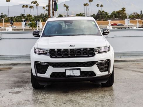 New 2026 Jeep Grand Cherokee Limited AWD/4WD image 3
