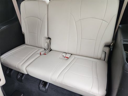 Used 2022 Buick Enclave Essence w/ Experience Buick Package image 28