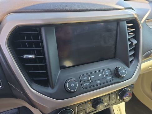 Certified 2017 GMC Acadia Denali w/ Technology Package FWD image 20