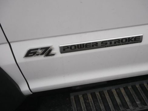 Used 2019 Ford F550 4x4 Crew Cab Super Duty w/ XLT Value Package image 16