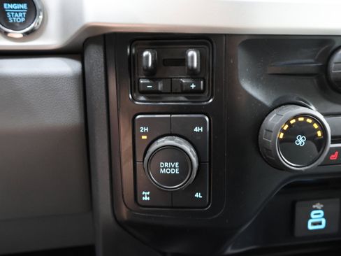 Used 2024 Ford F250 XLT w/ XLT Premium Package AWD/4WD image 48
