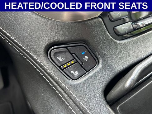 Used 2019 GMC Yukon XL Denali w/ Denali Ultimate Package AWD/4WD image 7