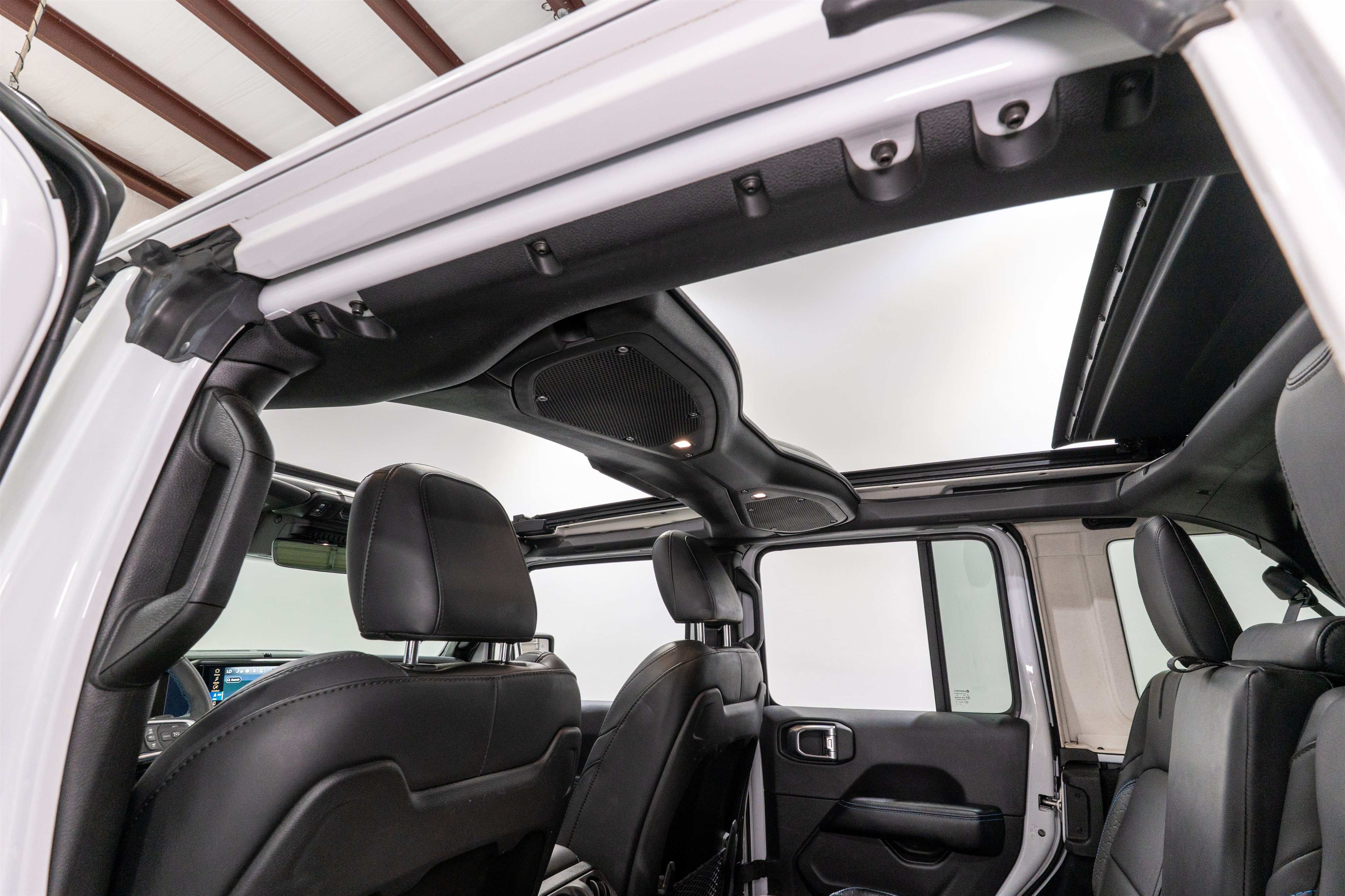 Used 2024 Jeep Wrangler High Altitude AWD/4WD image 16