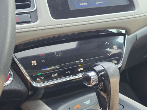 Used 2017 Honda HR-V EX image 25